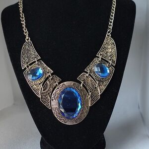 Elegant Blue and Silver Statement Necklace